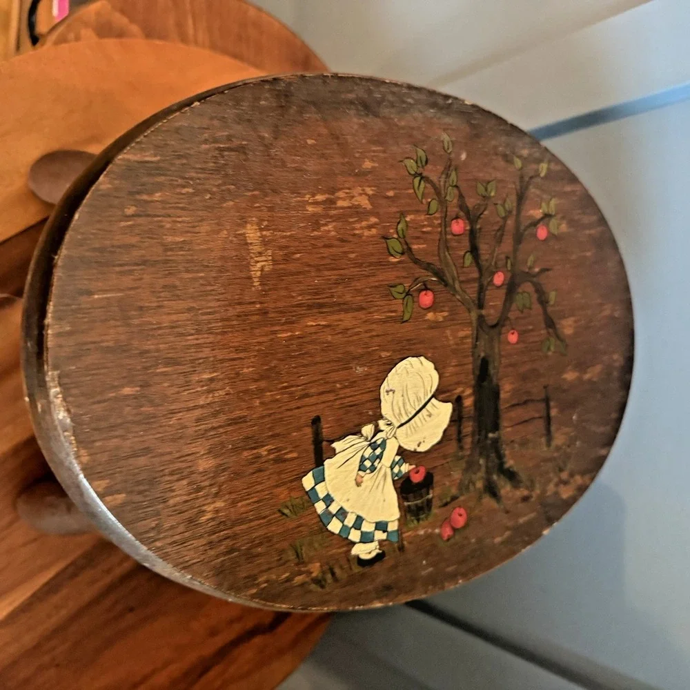 Vintage Hand Painted Folk Art Wood Stool Plant Stand Apple Orchard Bonnet 9